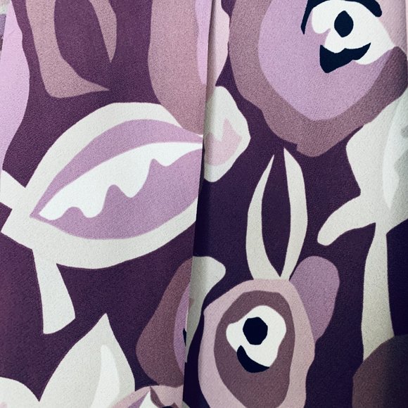 Sassy Skirt w Abstract Flowers - Picture 3 of 7